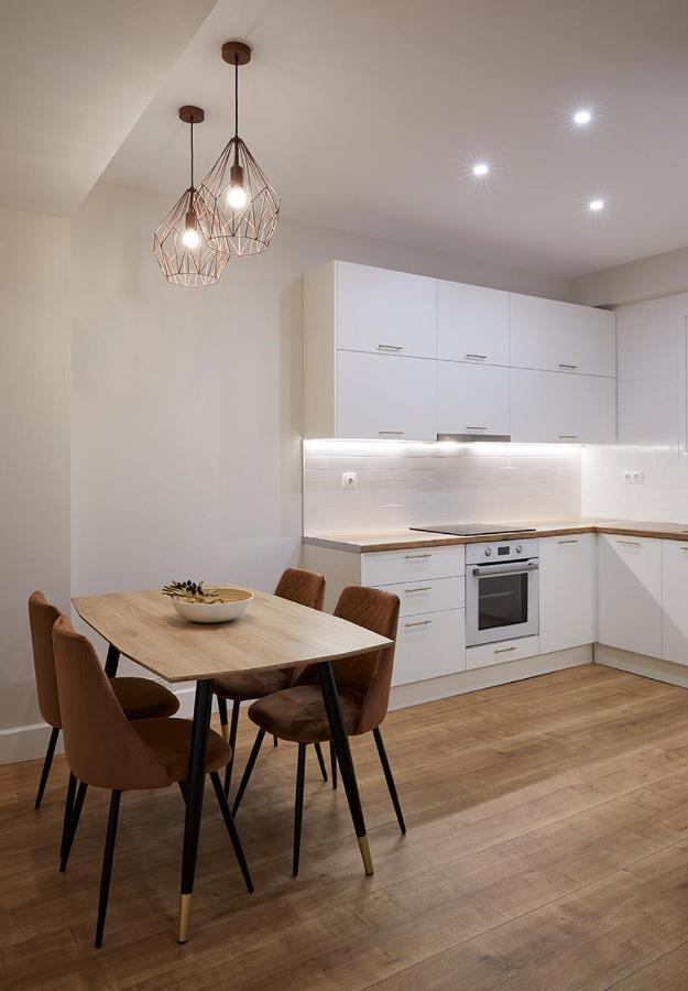 Central & Comfy Apartment 2Mins Walking From Metro Atenas Exterior foto